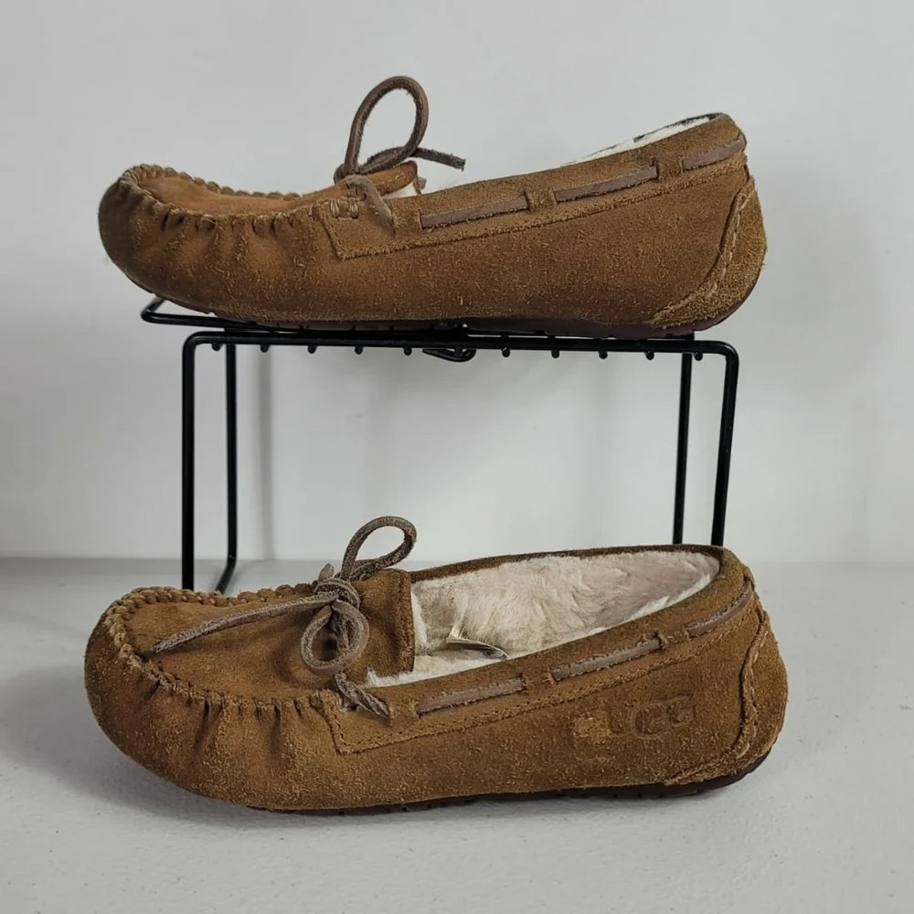 UGG Australia Unisex Dakota Chestnut Moccasin Slippers Shoes Size 1 SN 5296